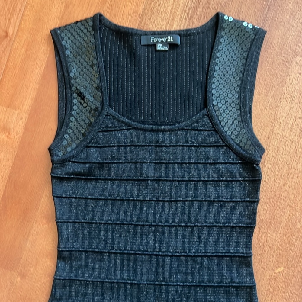 F1 BODYCON DRESS - Picture 2 of 6